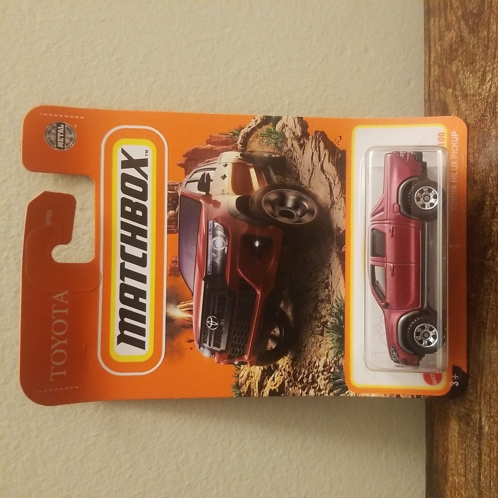 Brand New Matchbox Toyota Hilux Pickup 2021 MBX Off-Road (13/100)